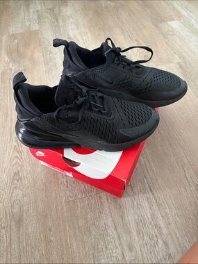 Nike Black Big Kids Sneaker (Nike Air Max 270 GS)